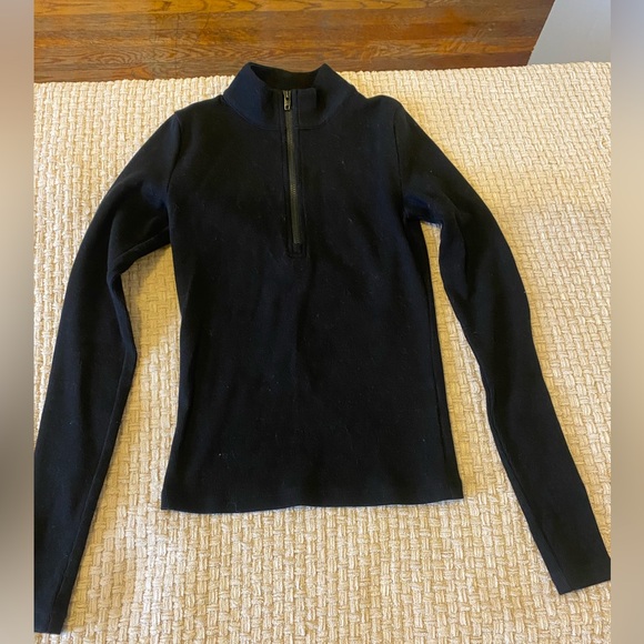 Aritzia TNA homestretch Black Half zip - Picture 3 of 5